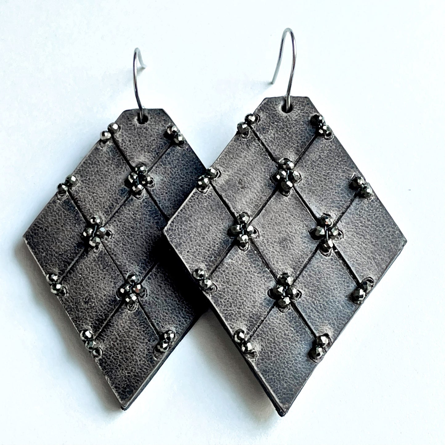 Medium QUILTED leather earrings