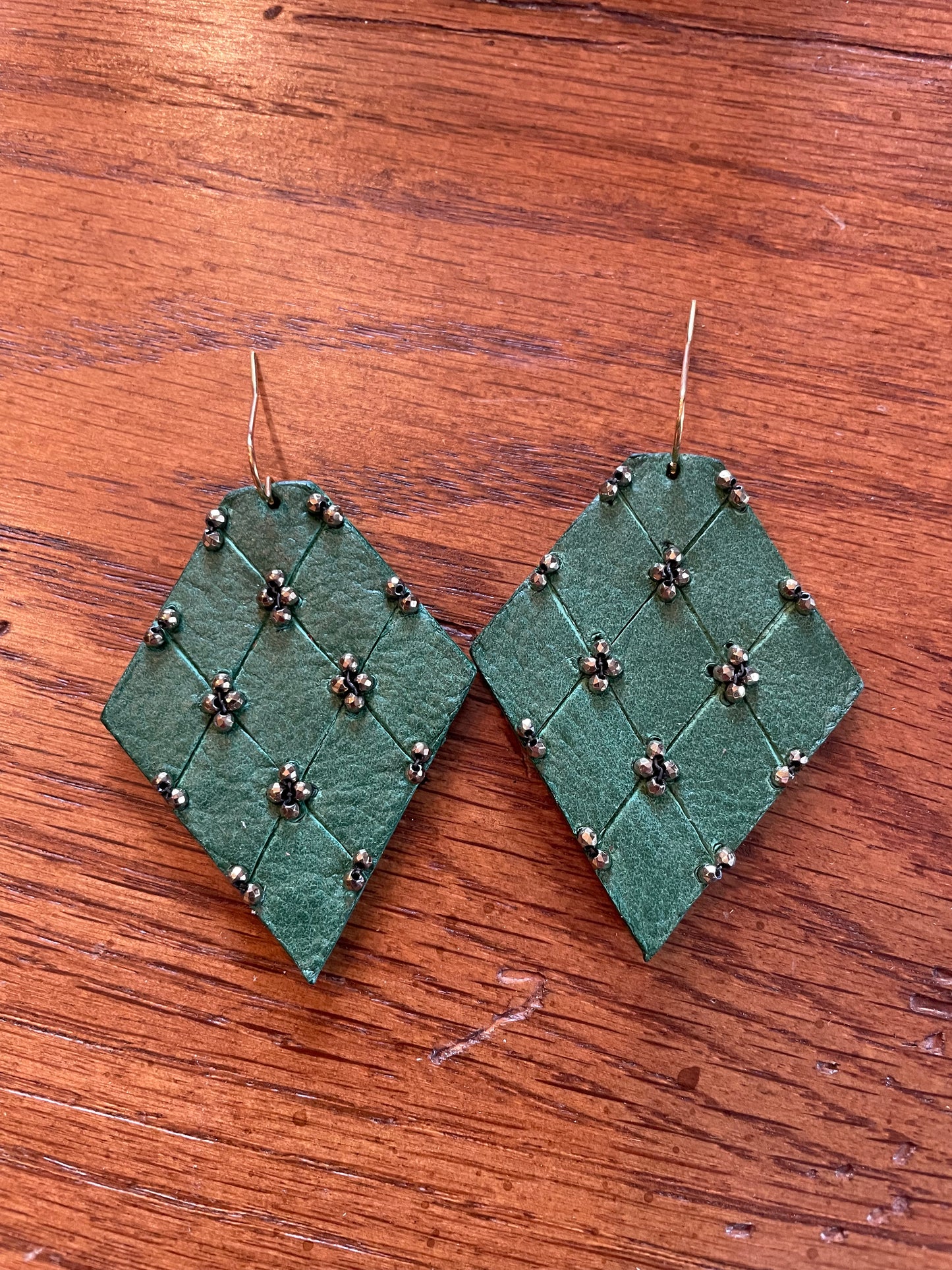 Medium QUILTED leather earrings