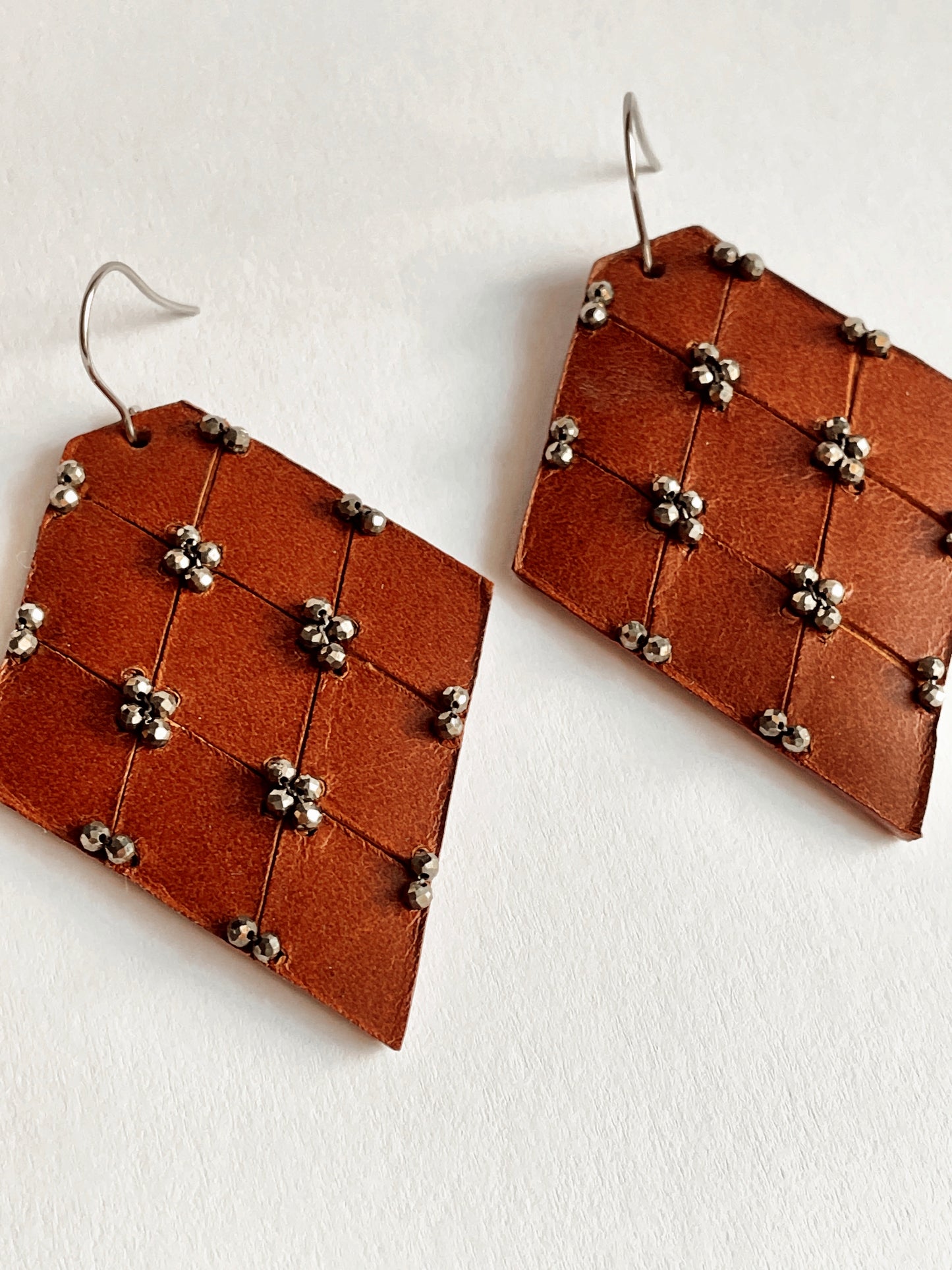 Medium QUILTED leather earrings