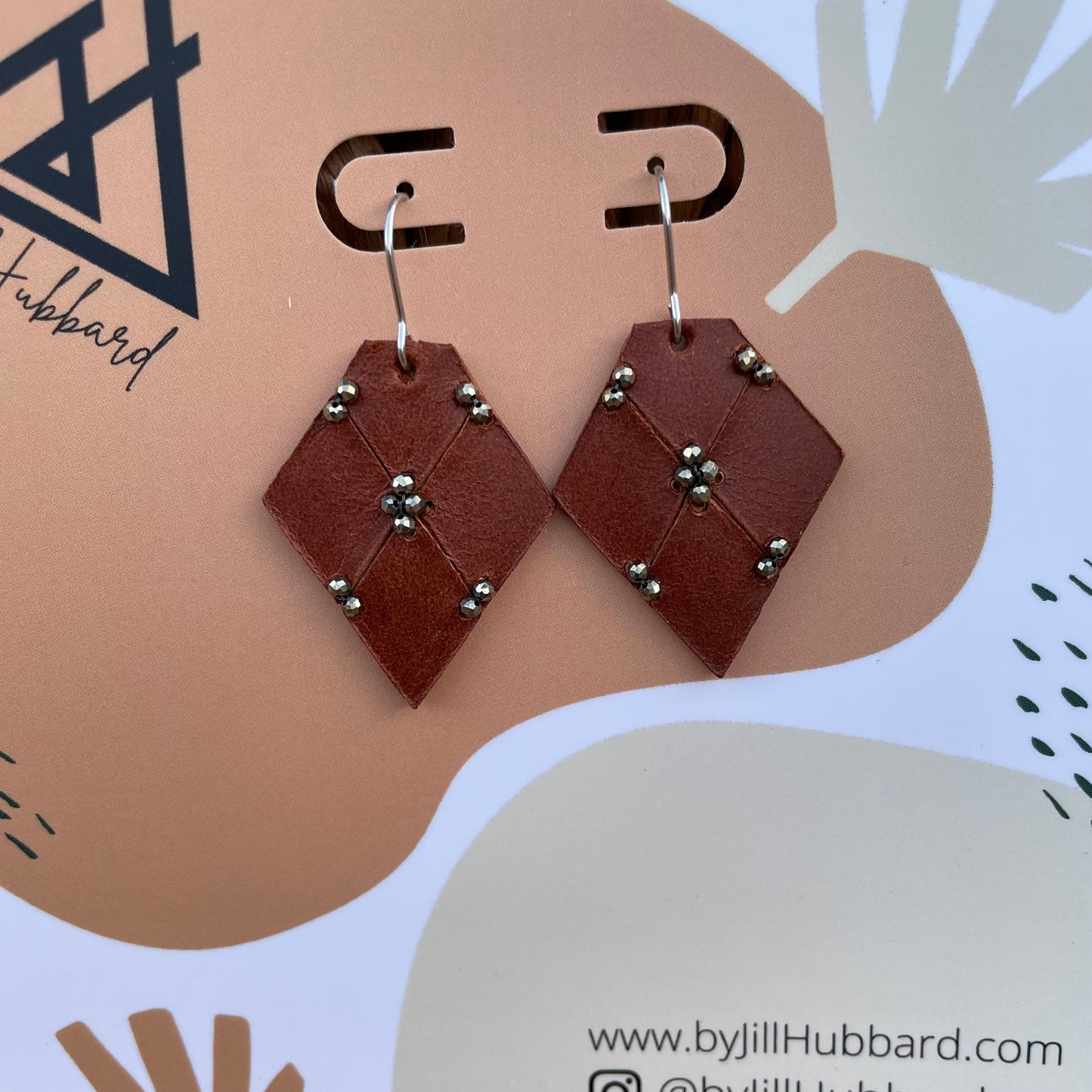 Small QUILTED leather earrings
