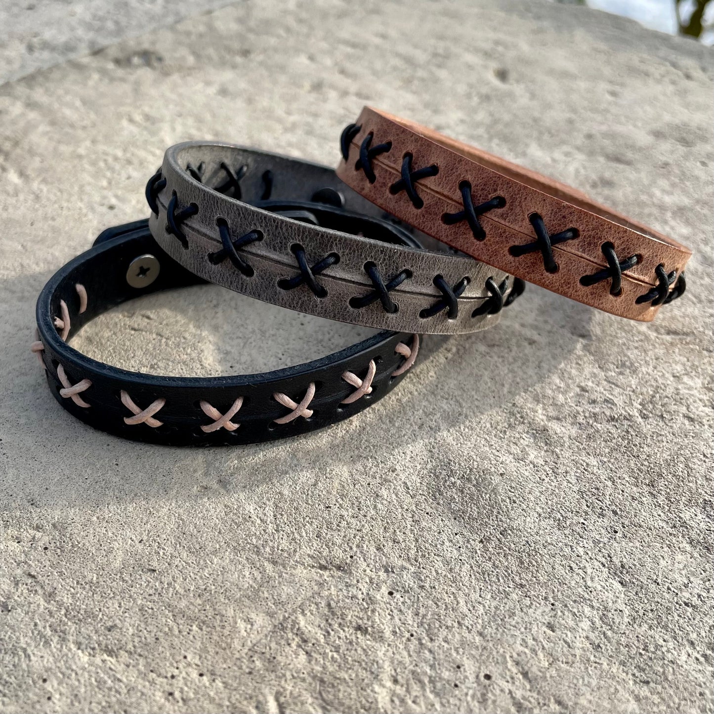 Bonds thin leather bracelet