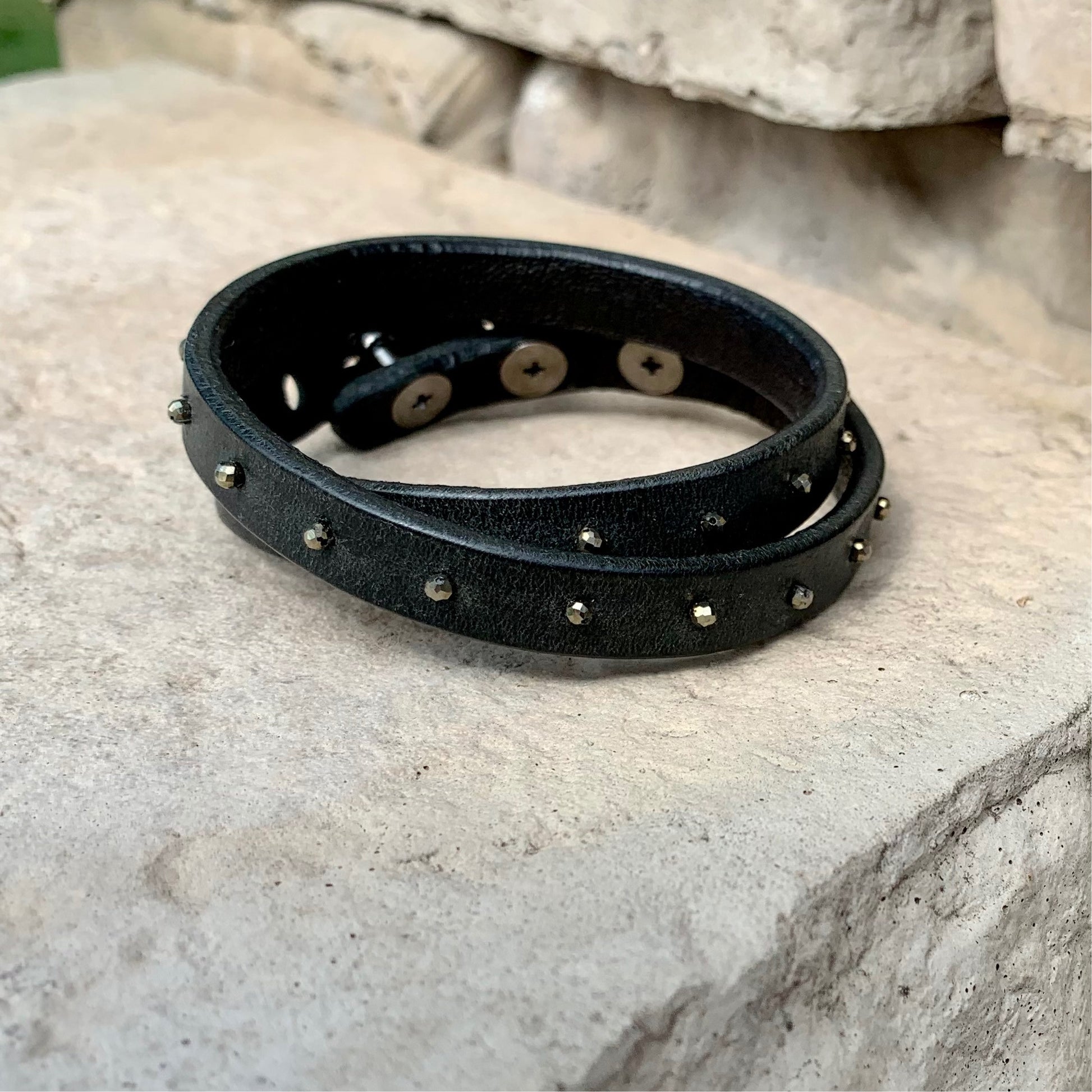 Alexander McQueen Double-wrap Skull Leather Bracelet in Black for Men | Lyst